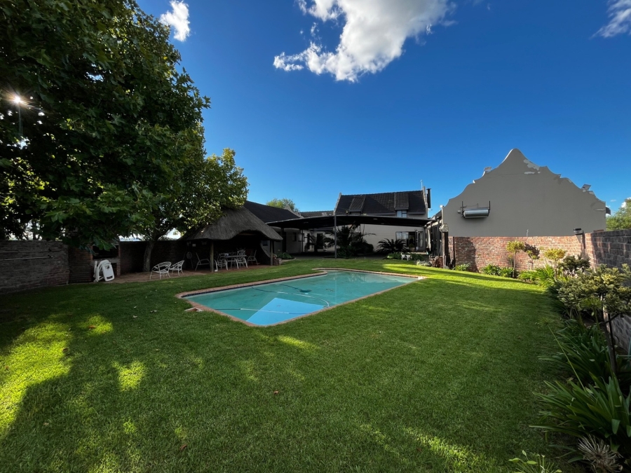 4 Bedroom Property for Sale in Roodewal Free State